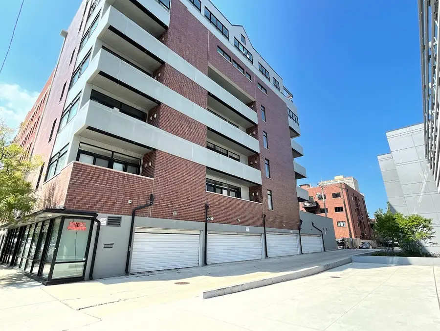 834 W Montrose Avenue #403, Chicago, IL 60613 - #2