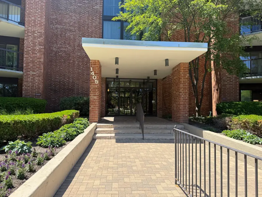 1405 E Central Road #411B, Arlington Heights, IL 60005 - #2