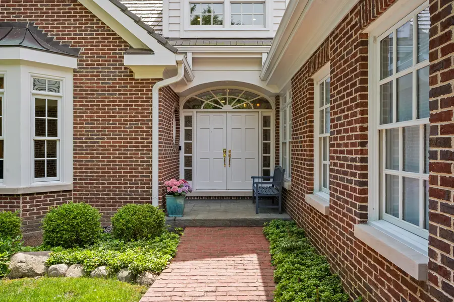 861 Gloucester Crossing, Lake Forest, IL 60045 - #2