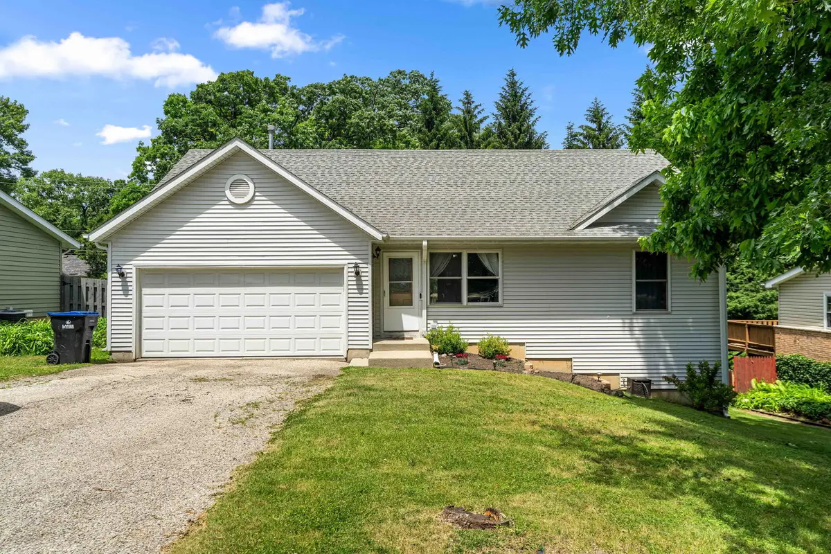 1820 W Oakleaf Drive, McHenry, IL 60051 - #1