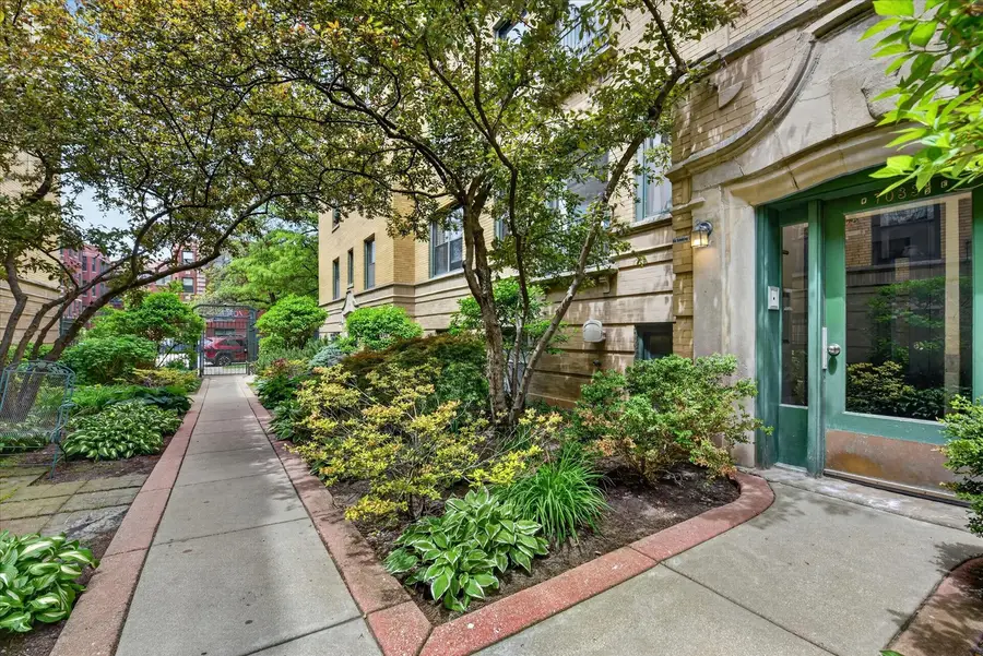 7033 N Sheridan Road #G, Chicago, IL 60626 - #2
