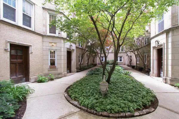 1445 W Elmdale Avenue #1, Chicago, IL 60660