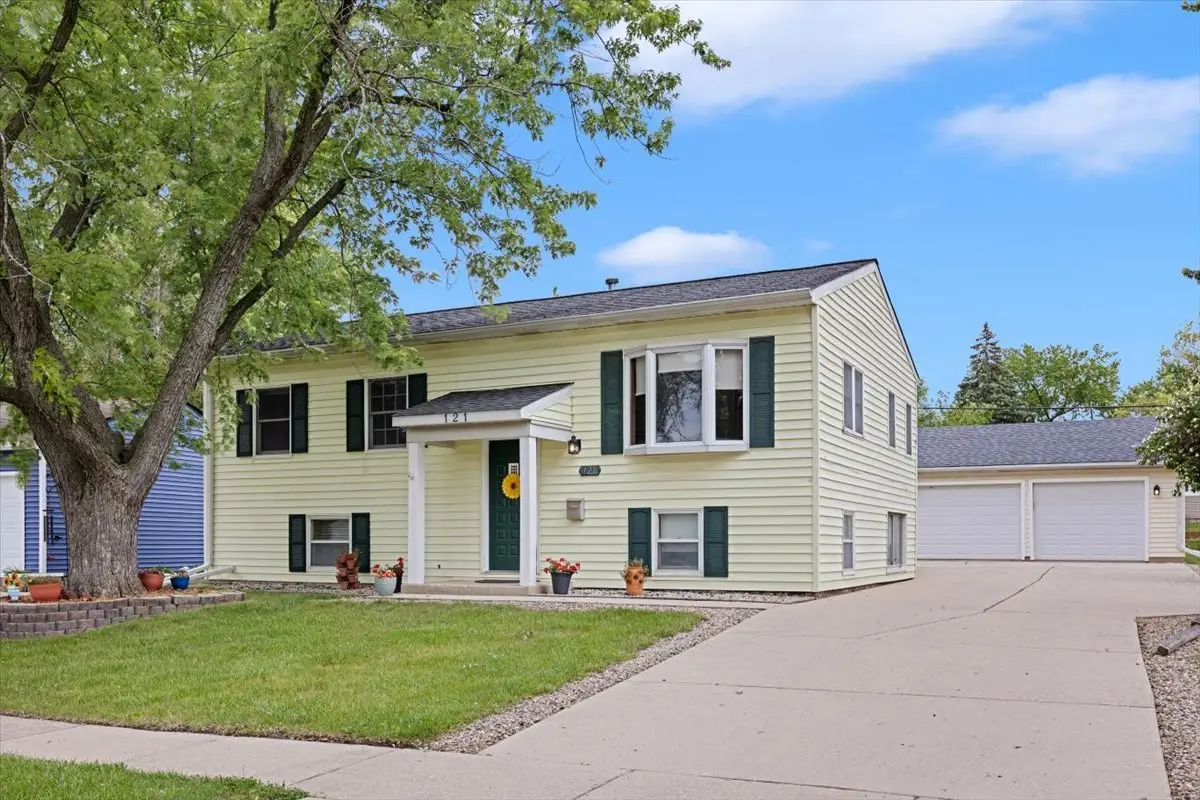 121 Seton Place, Streamwood, IL 60107 - #1