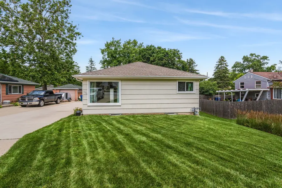 1215 W Roosevelt Road, Wheaton, IL 60187 - #2