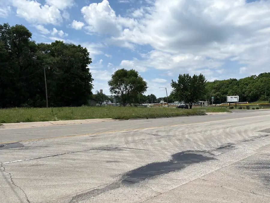 212 S Bowman Avenue, Danville, IL 61832 - #3