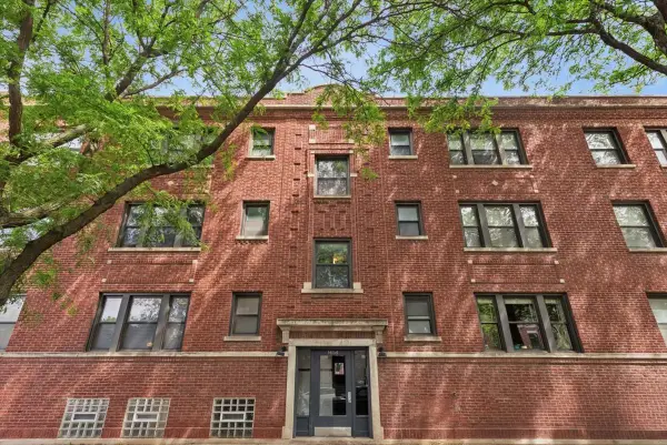 1454 W Roscoe Street #1W, Chicago, IL 60657