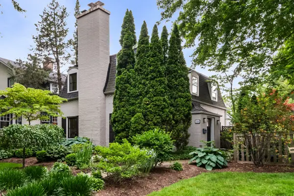 2766 Asbury Avenue, Evanston, IL 60201