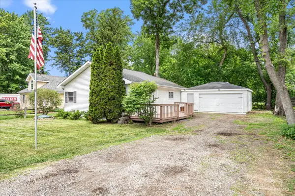 2622 W Emerald Court, McHenry, IL 60051