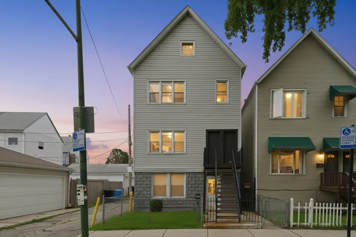 646 W 47th Place, Chicago, IL 60638 - #1