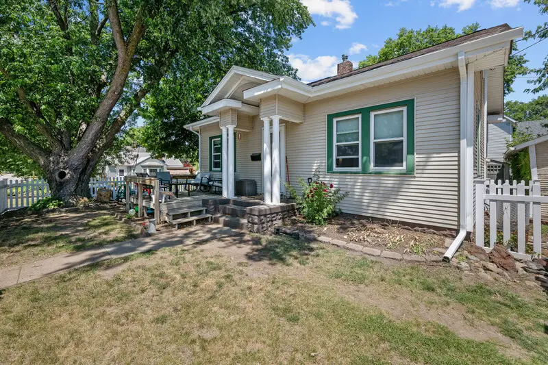 124 W 29th Street, Davenport, IA 52803 - #3