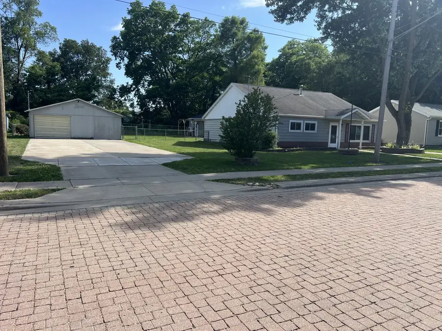 113 4th Street, Carbon Cliff, IL 61239 - #3