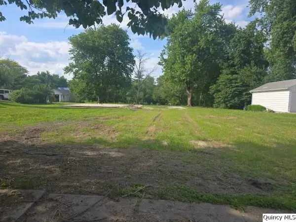 315 Cherry Street, Carthage, IL 62321-1258