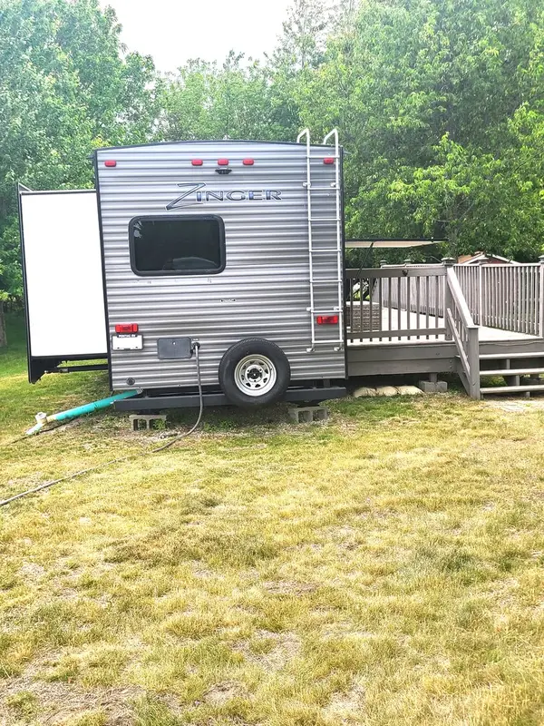 25/96 Woodhaven, Sublette, IL 61367