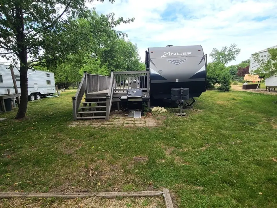 25/96 Woodhaven, Sublette, IL 61367 - #2
