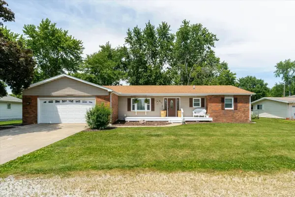 611 E Water Street, Farmer City, IL 61842