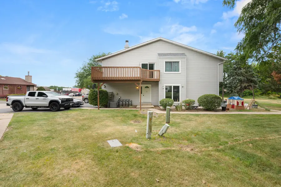 1833 Kerrybrook Court, Sycamore, IL 60178 - #2