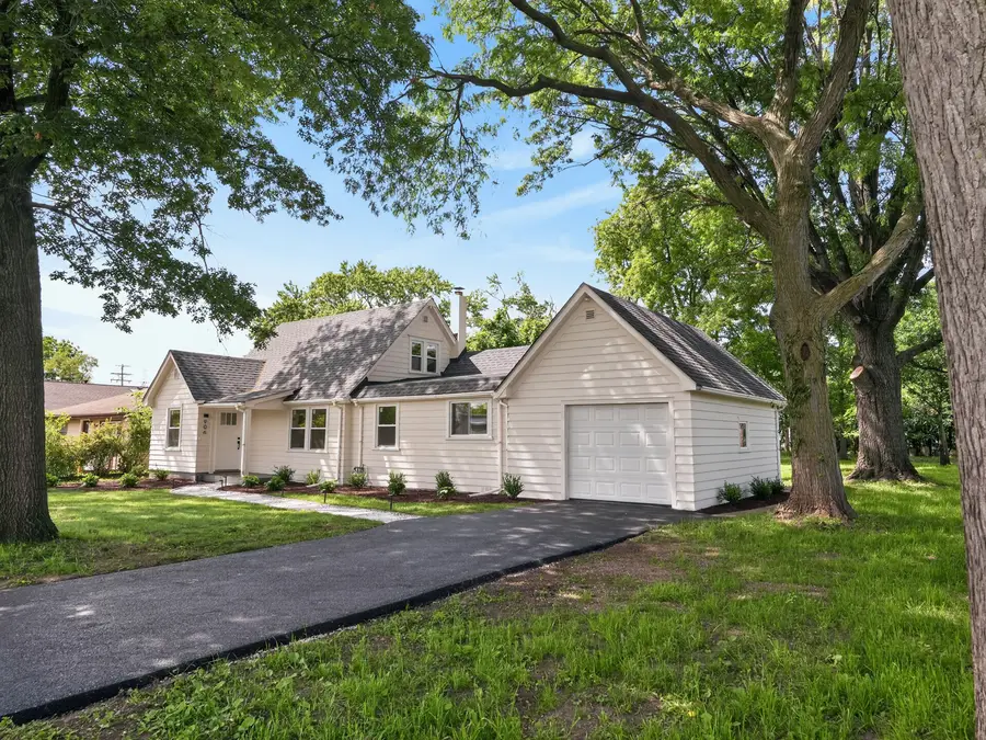 906 E Babcock Avenue, Addison, IL 60101 - #2