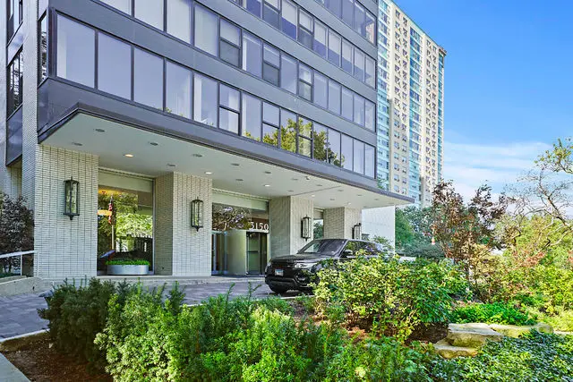 3150 N Lake Shore Drive #4AB, Chicago, IL 60657 - #2