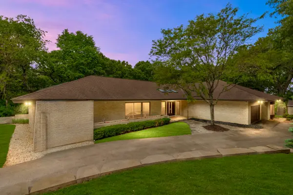 4 Far Hills Road, Barrington Hills, IL 60010