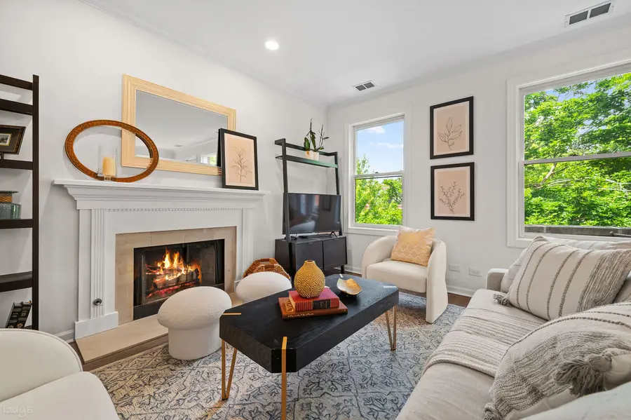 1123 W Altgeld Street #3, Chicago, IL 60614 - #2