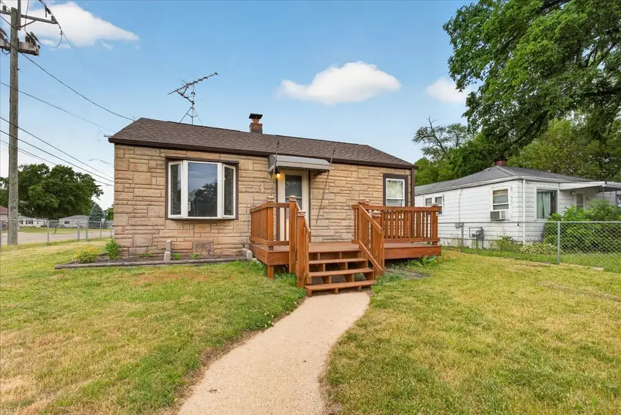 302 Harlem Road, Machesney Park, IL 61115 - #2