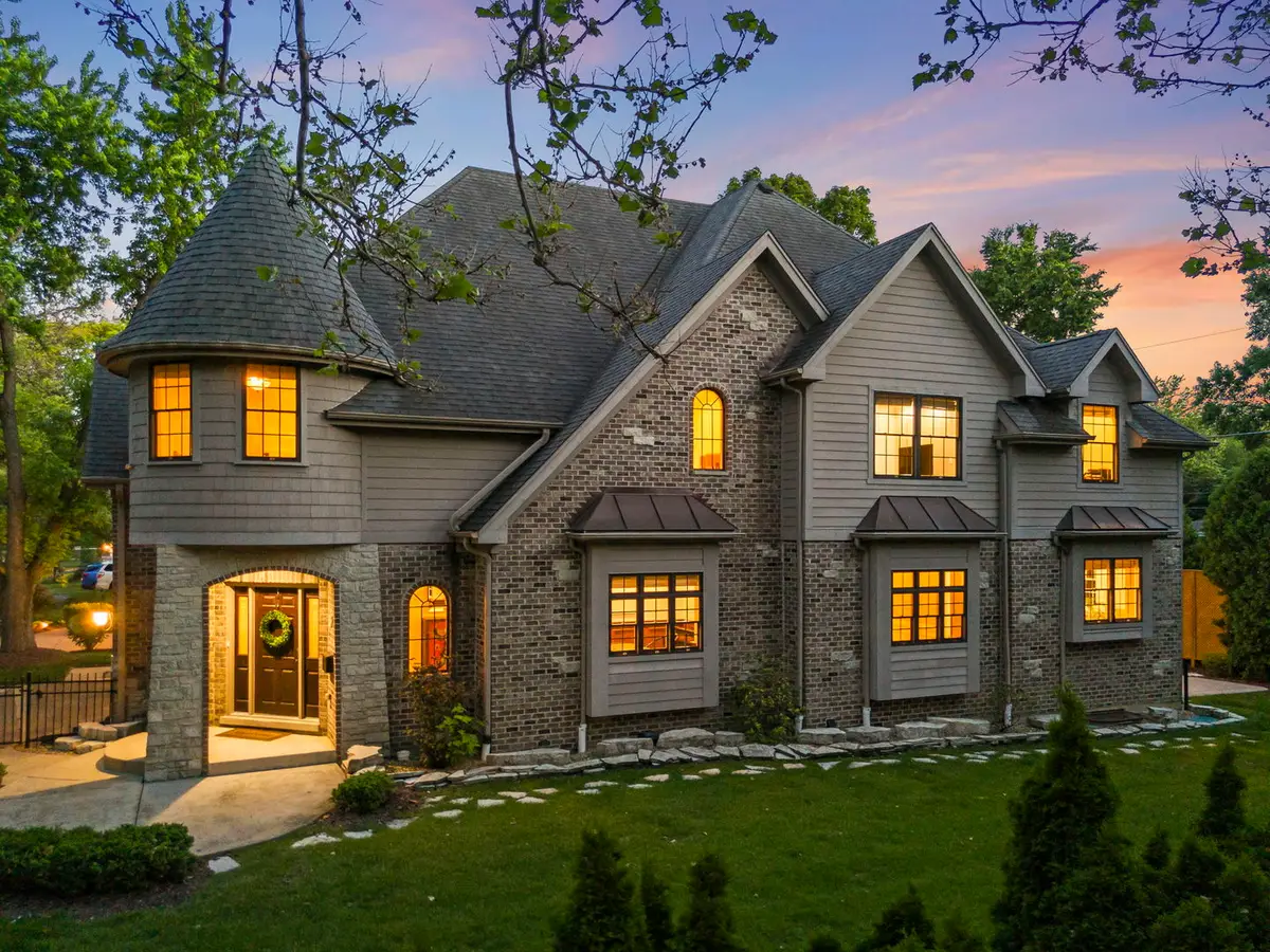 605 Thornwood Drive, Naperville, IL 60540 - #1