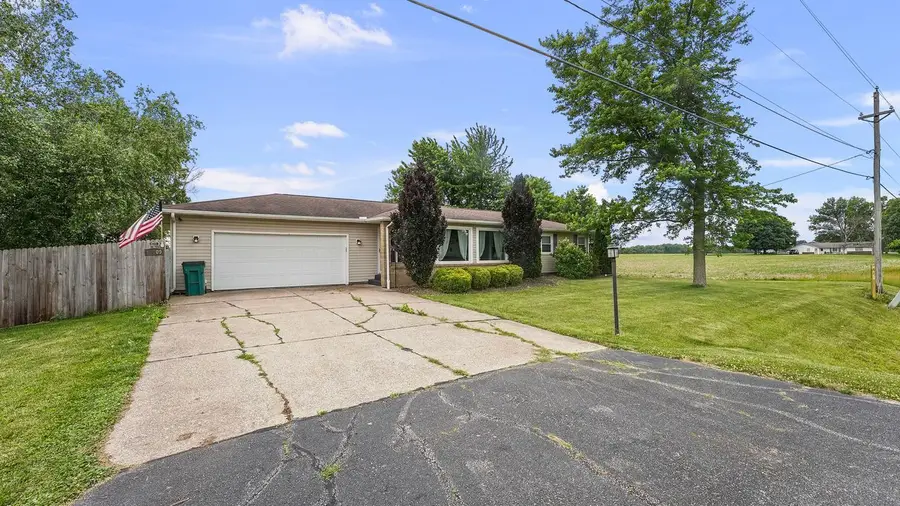 10009 Wolf Road, Geneseo, IL 61254 - #2