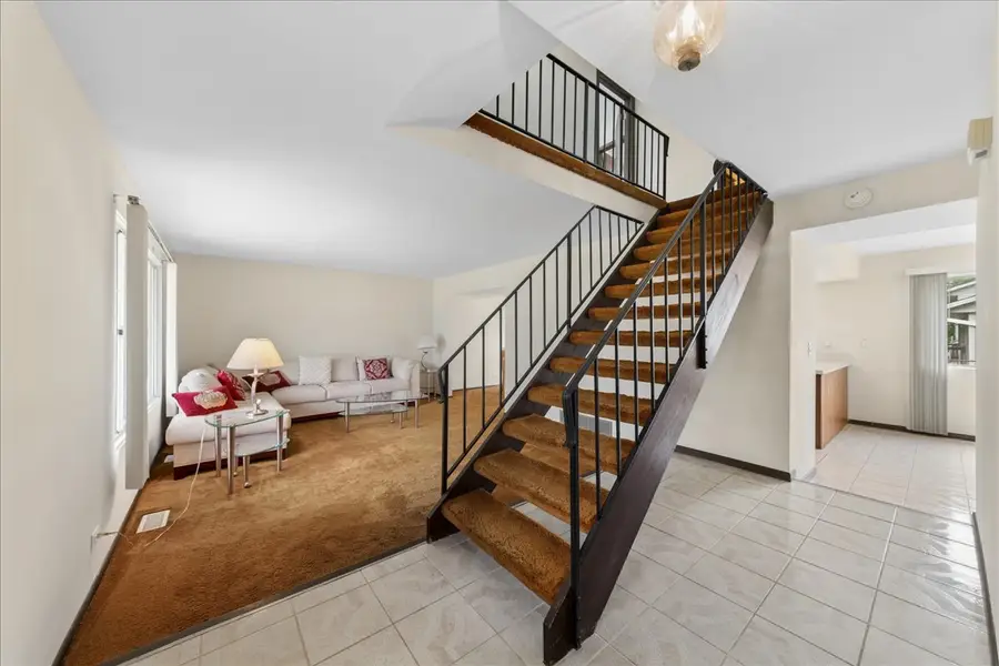 715 Newport N, Roselle, IL 60172 - #2