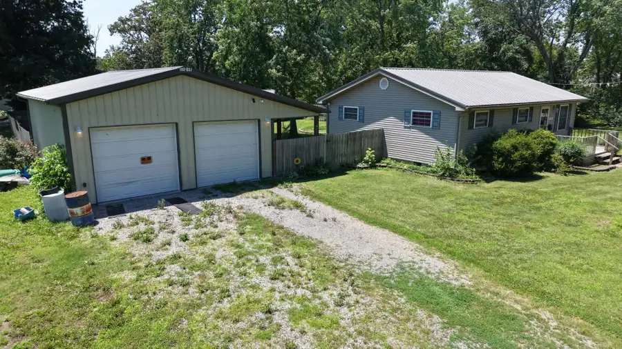 1006 Diamond Street, Benton, IL 62812 - #3