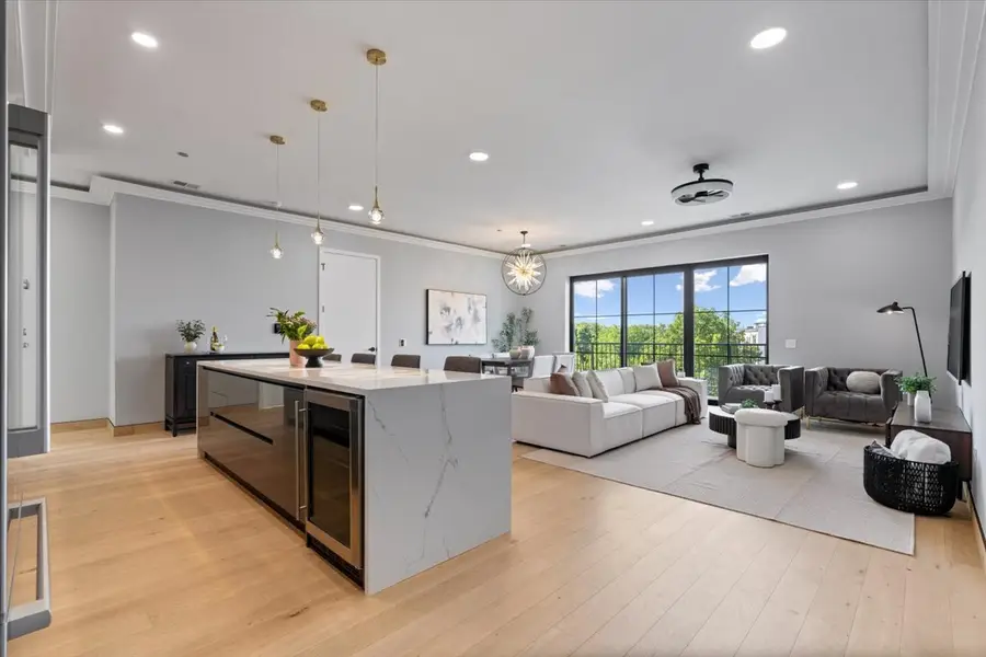 2024 W Irving Park Road #404, Chicago, IL 60618 - #3