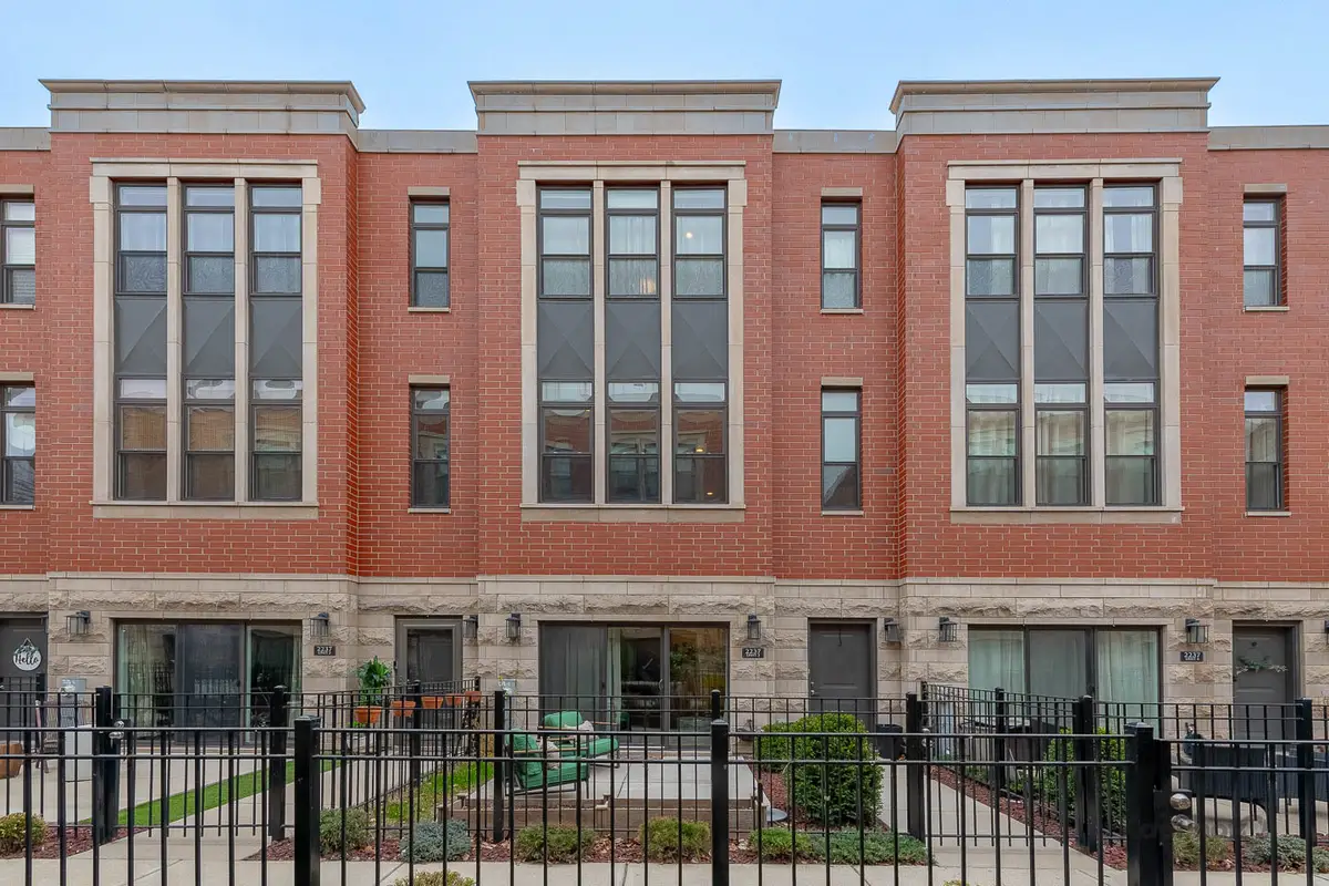 2243 W Coulter Street #2, Chicago, IL 60608 - #1