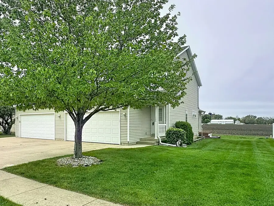 721 Ash Drive, Geneseo, IL 61254 - #3