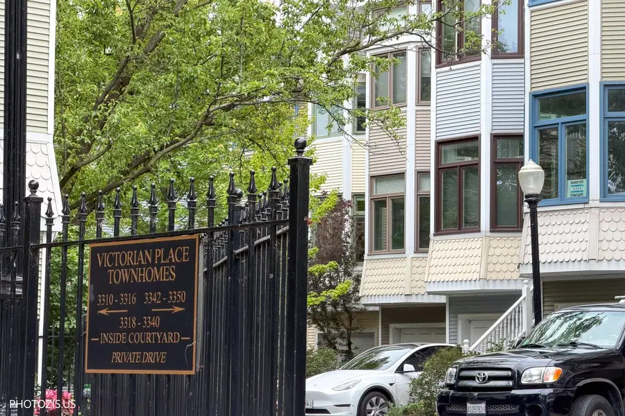 3320 N Racine Avenue, Chicago, IL 60657 - #2
