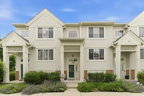 576 S Rosehall Lane, Round Lake, IL 60073
