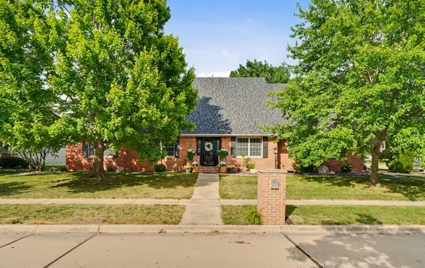 402 N Beringer Circle, Urbana, IL 61802