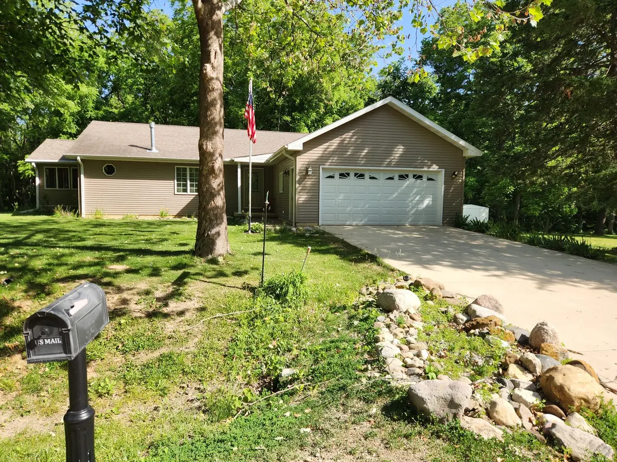 1 W Elmwood Drive, Putnam, IL 61560 - #1