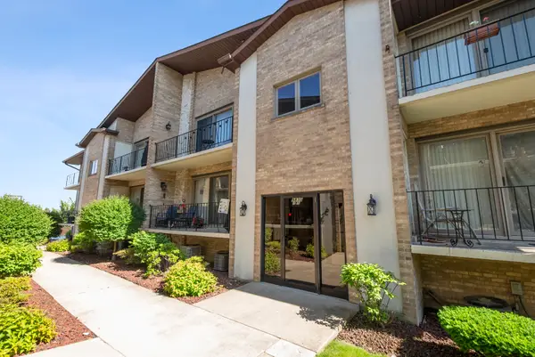 9830 Nashville Avenue #6, Chicago Ridge, IL 60415