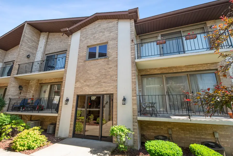 9830 Nashville Avenue #6, Chicago Ridge, IL 60415 - #2