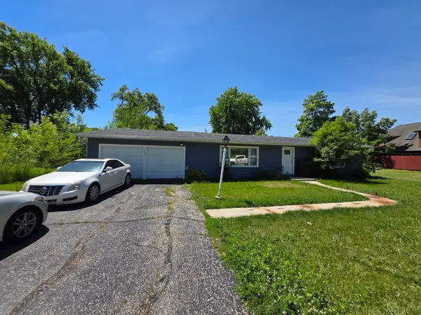 151 Beach Court, South Elgin, IL 60177