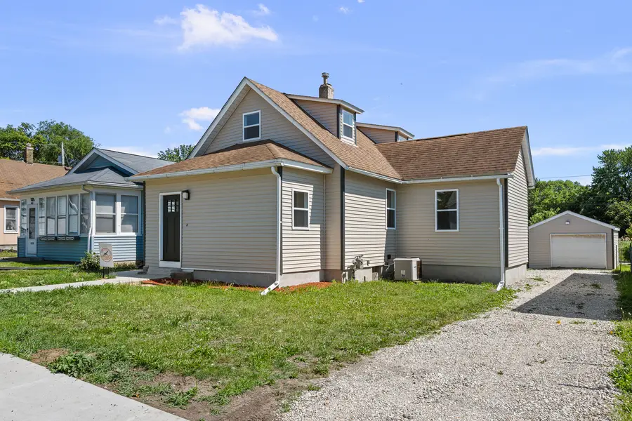 2010 3y Avenue, East Moline, IL 61244 - #2