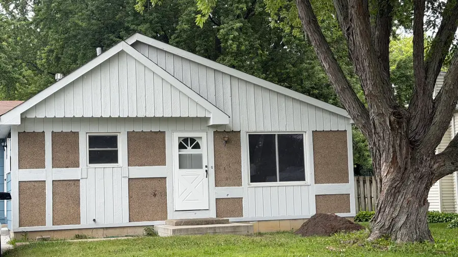 1900 Longmeadow Drive, Lindenhurst, IL 60046 - #2