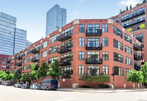 333 W Hubbard Street #1005, Chicago, IL 60610