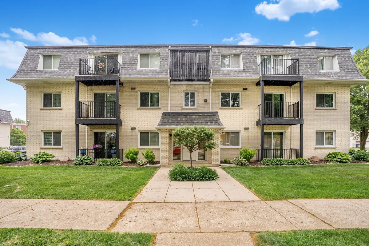 9661 S Karlov Avenue #102, Oak Lawn, IL 60453 - #1