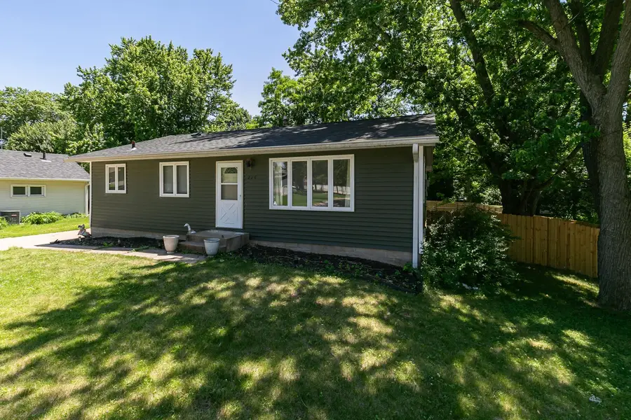 226 33rd Avenue, Moline, IL 51265 - #2