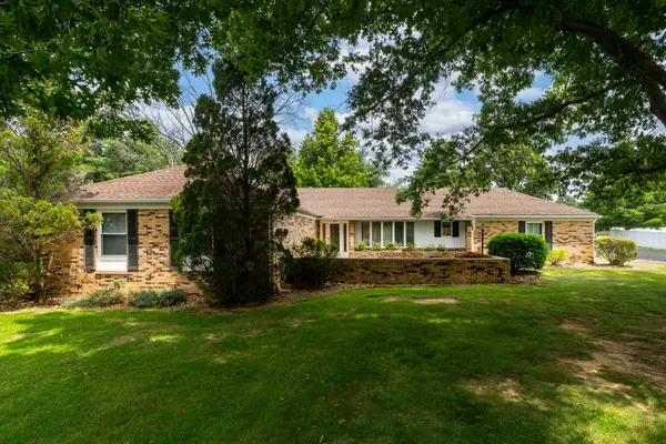 105 Woodlake Lane, Eldorado, IL 62930