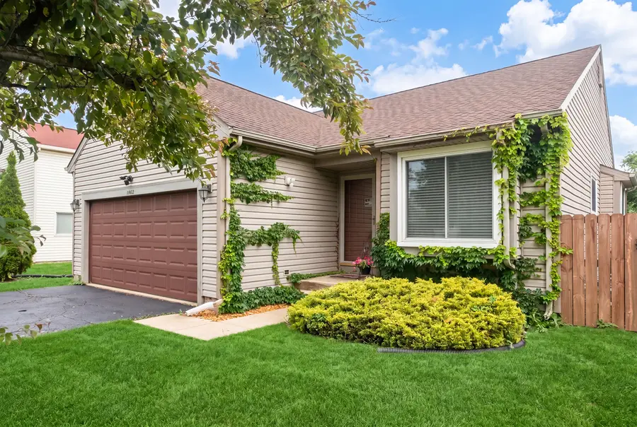 1862 Grosse Pointe Drive, Hanover Park, IL 60133 - #2
