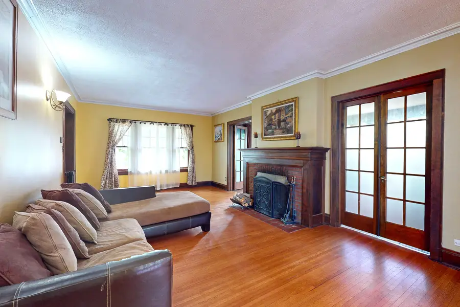 186 N Du Bois Avenue, Elgin, IL 60123 - #2