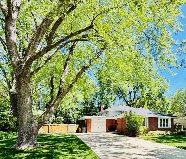 661 N Wren Avenue, Palatine, IL 60067