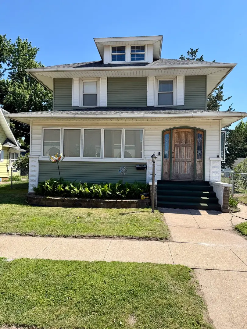 704 14th Avenue, Fulton, IL 61252 - #3