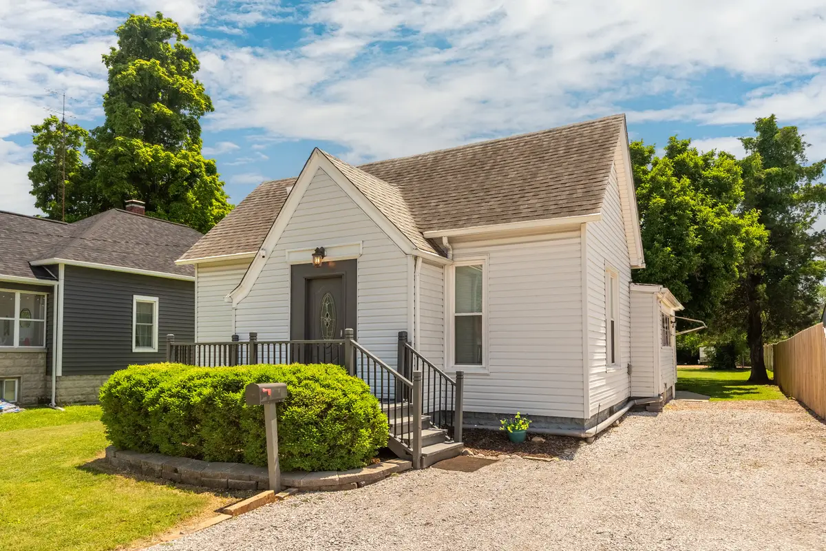 317 E Poplar Street, Du Quoin No 2, IL 62832 - #1